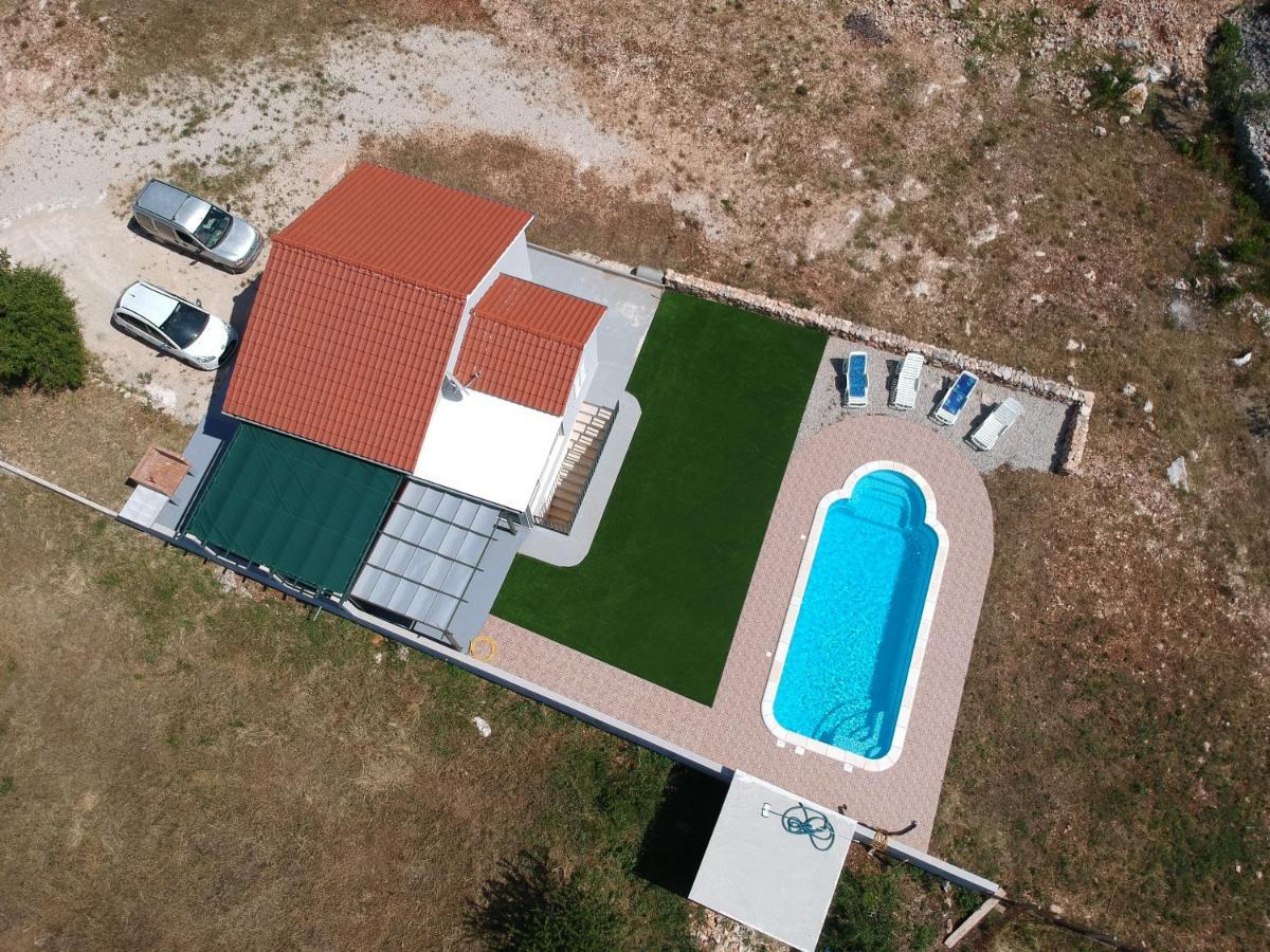 MirceNane Garden House With Heated Pool别墅 外观 照片