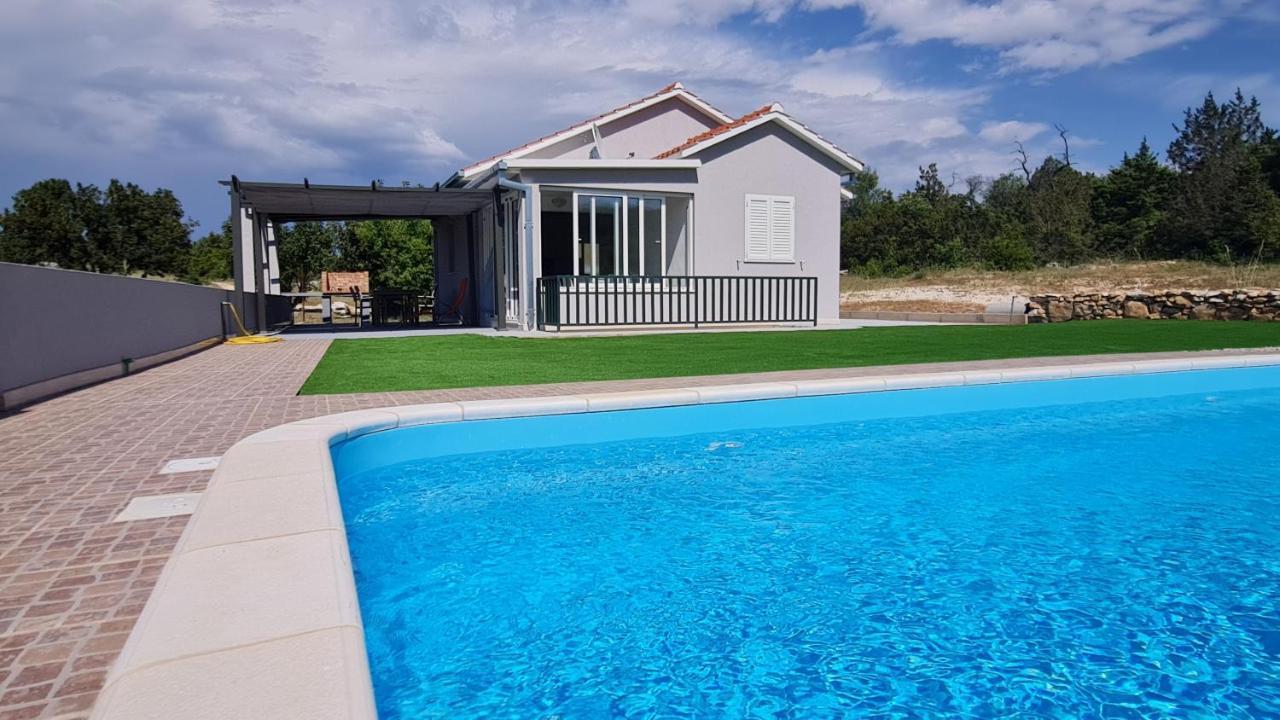 MirceNane Garden House With Heated Pool别墅 外观 照片